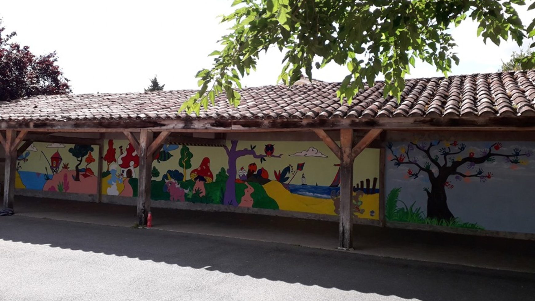 Création d’une fresque à l’école Lucie Aubrac