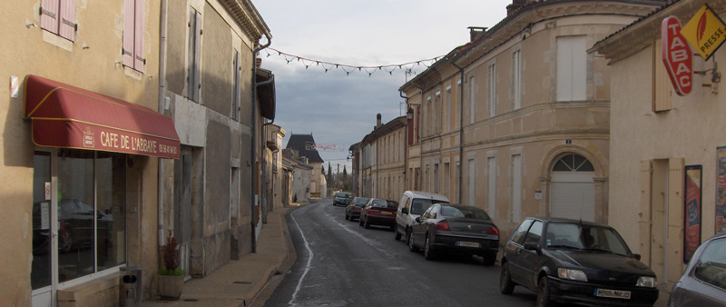 rue commerces Vertheuil